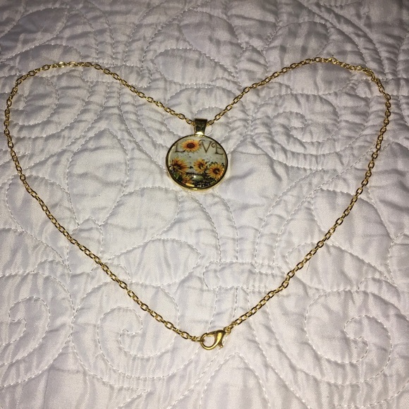 🌻 Sweet Sunflower LOVE Necklace 🌻 - Picture 6 of 7